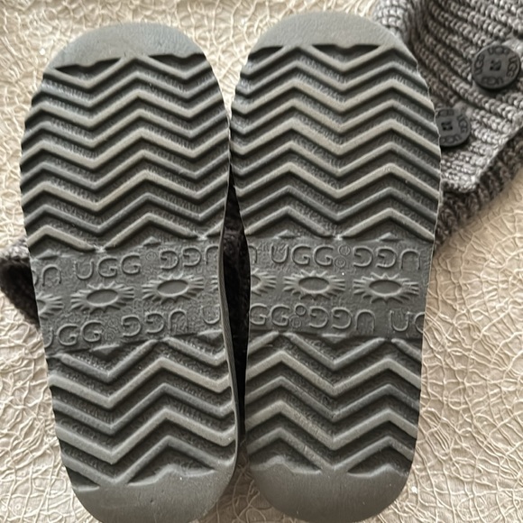 Knit UGGS - Picture 3 of 4